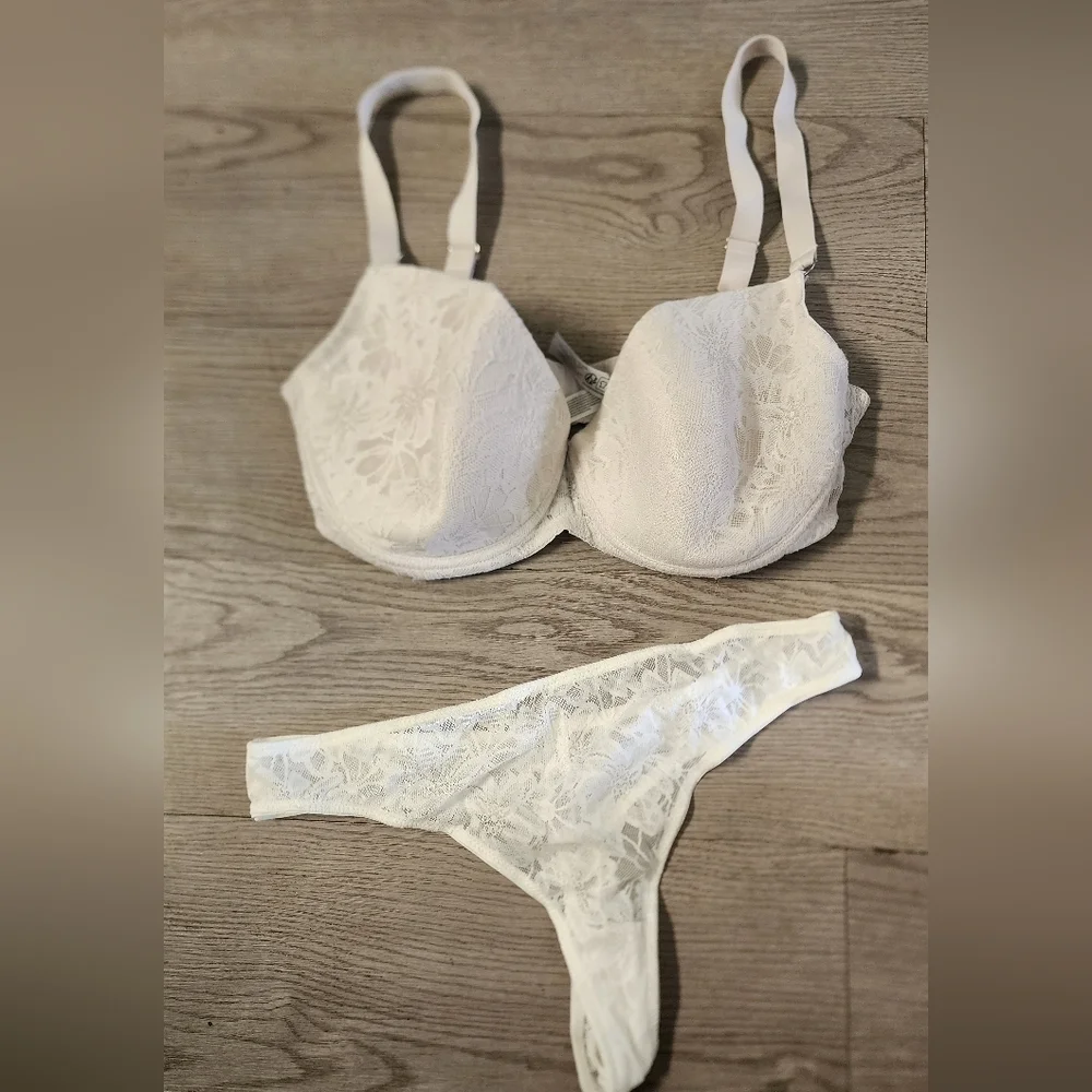 Primark White Lace Bra Floral and Panty Set Medium 36E EUC